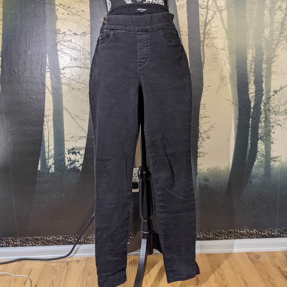 Nine West Size 8 Black Skinny Jeggings